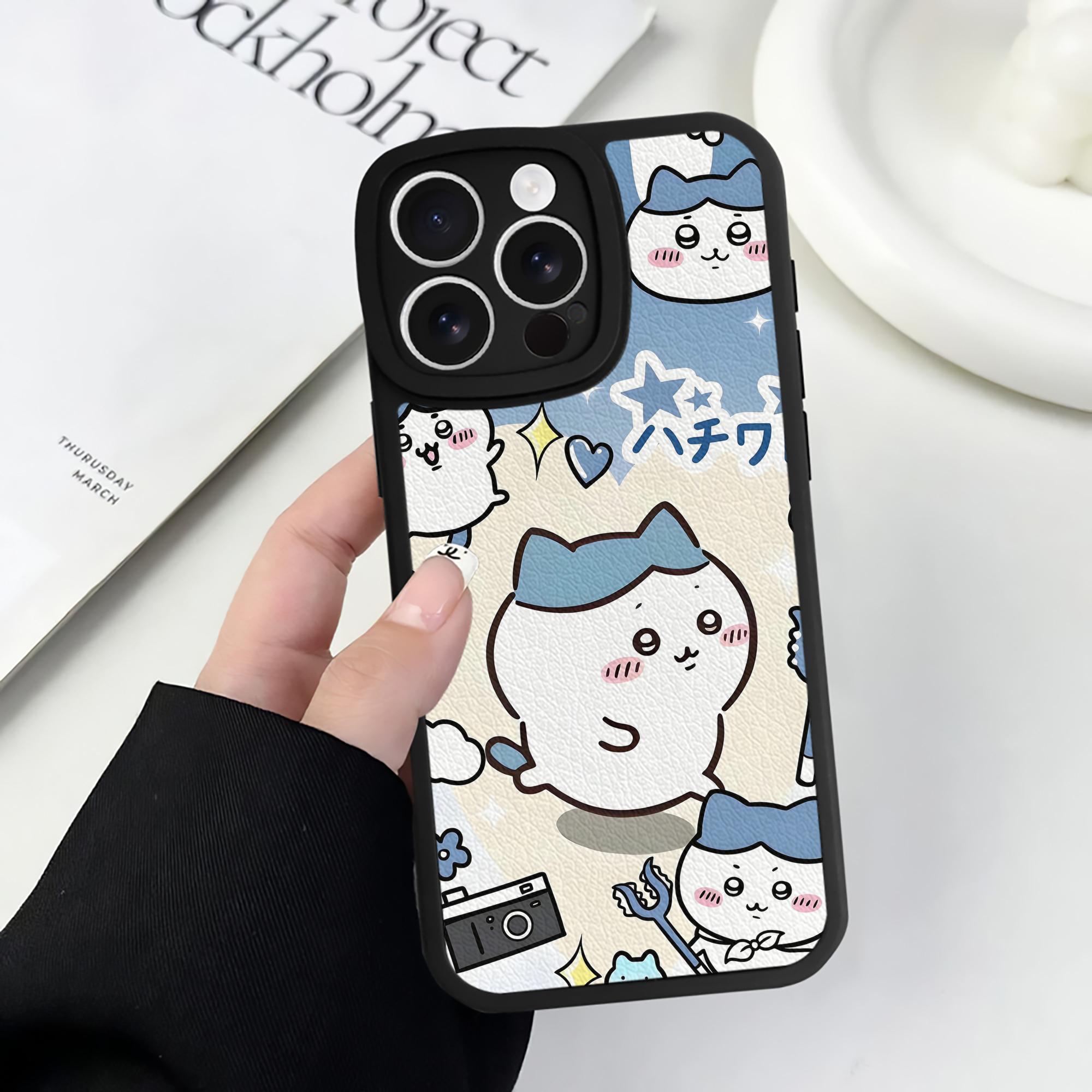 （画像用） ちいかわ Chii-kawa 【iPhone 16シリーズ対応】シリコンスマホケース（レザー調） 材質：シリコン